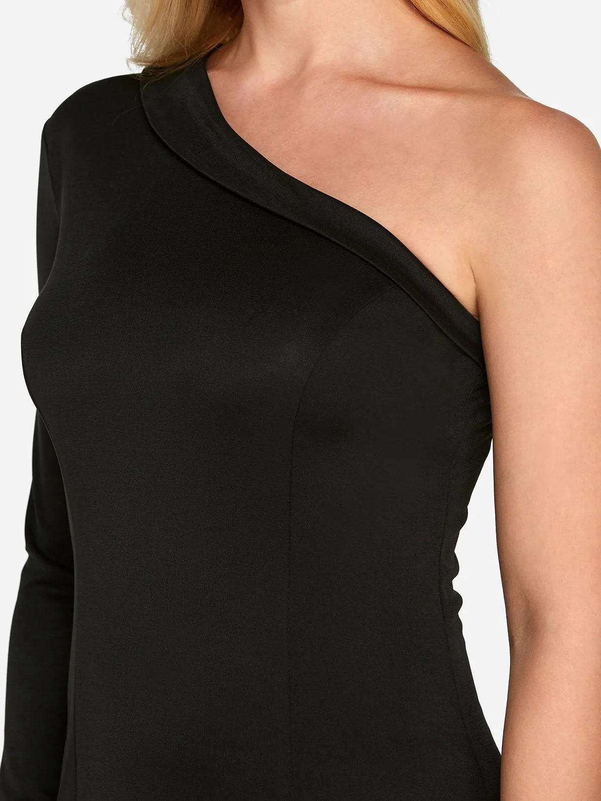 Wholesale Black One Shoulder Long Sleeve Plain Backless Sexy Dresses